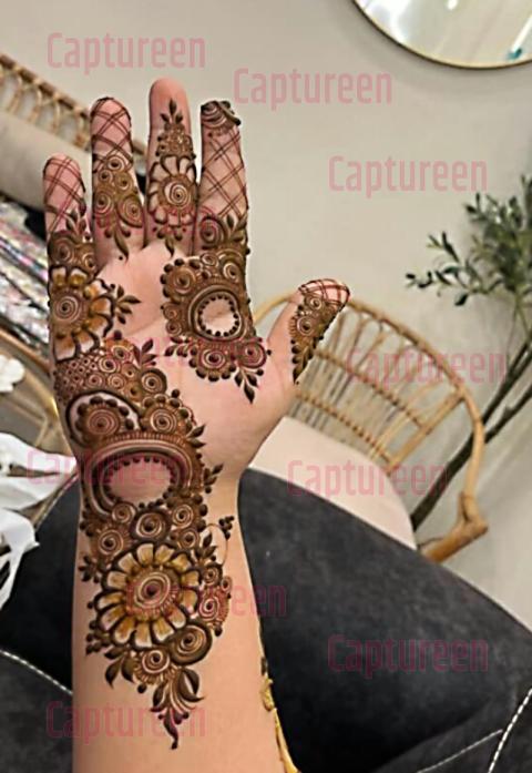 hand mehndi photo