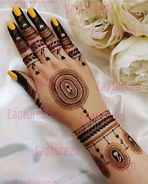 stylish arabic henna mehndi design