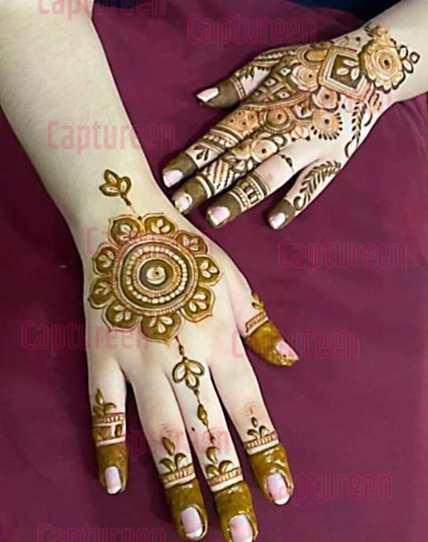 very simple circle mehndi design