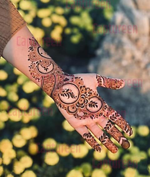 mehndi design in circle shape